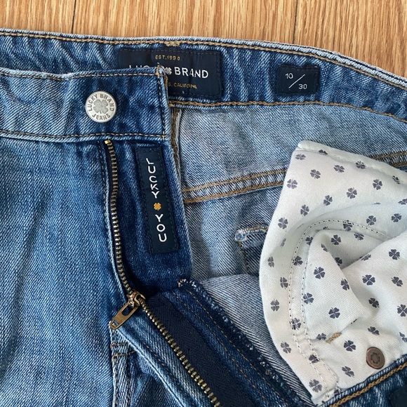 Lucky Brand The Cut Off Distressed Denim Raw Hem Fringe Jean Shorts - Picture 4 of 5